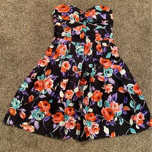 Women’s Size 6 Strapless Mini Floral Dress